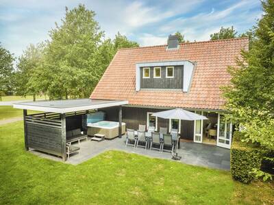 8-persoons Wellnessboerderij