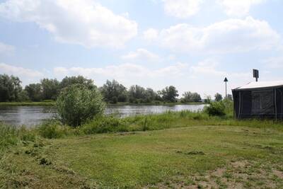 Kampeerplaats IJsselweide aan het water