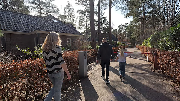 De lange laan door zone blauw op EuroParcs Beekbergen