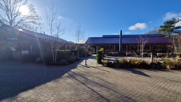 De Receptie en Brasserie van EuroParcs Ruinen