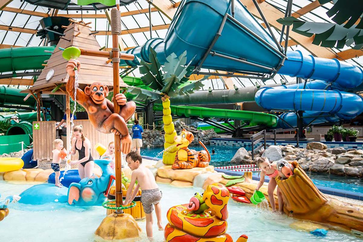 Vakantiepark met subtropisch zwembad. Ultiem ontspannen