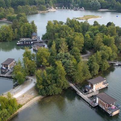 Huur een woonboot op Center Parcs De Kempervennen