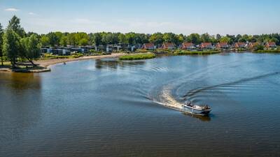 Vakantiepark Europarcs Bad Hoophuizen ligt pal aan het Veluwemeer