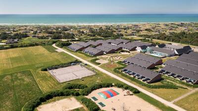 Luchtfoto van vakantiepark Landal Beach Park Grønhøj Strand