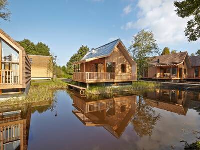 Vakantiehuizen aan het water op vakantiepark Landal De Reeuwijkse Plassen