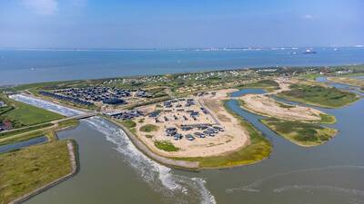 Luchtfoto van vakantiepark Molecaten Park Waterdunen