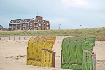 Foto gemaakt van Roompot De Graaf van Egmont vanaf het Noordzeestrand