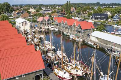 Vakantiehuizen aan de jachthaven van vakantiepark Roompot Havenresort Terherne