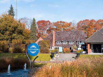 Hoofdgebouw van vakantiepark Topparken Landgoed de Scheleberg