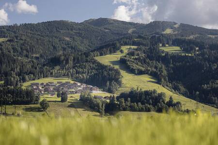 Luchtfoto van bergen en Alps Resorts Bergresort Hauser Kaibling in de Alpen
