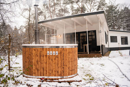 2 pers. Bungalow Monumentaal met hottub op Camping de Norgerberg