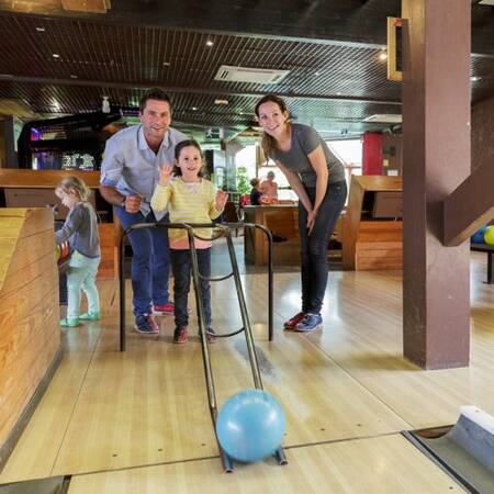 Gezellig met de familie bowlen op de bowlingbaan van Center Parcs Bispinger Heide