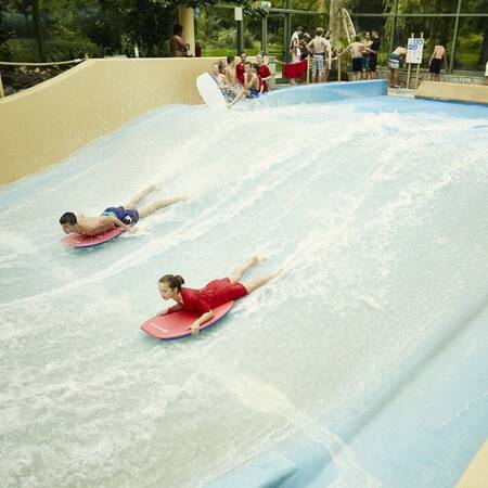 Center Parcs De Eemhof Flow Rider (surfen op echte golven)