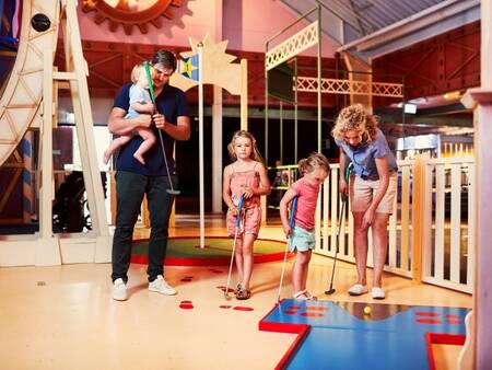 Indoor Interactieve Minigolfbaan van Center Parcs De Huttenheugte