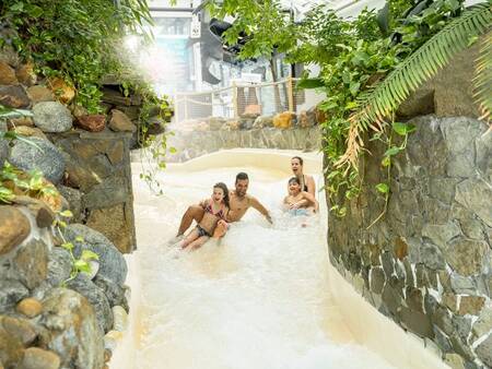 Ga het zwemavontuur aan in de wildwaterbaan van Center Parcs De Kempervennen