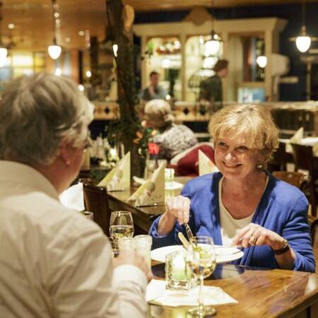 Verwen uzelf en ga uit eten in een restaurant op Center Parcs Parc Sandur