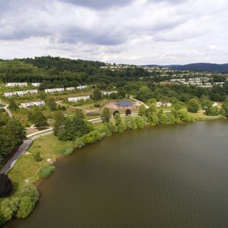 Luchtfoto van Center Parcs Park Bostalsee