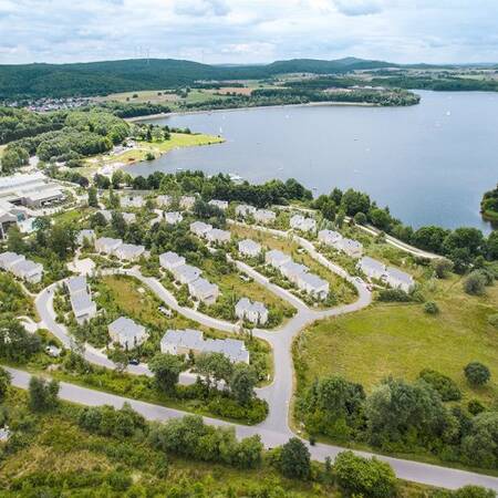 Luchtfoto van Center Parcs Park Bostalsee