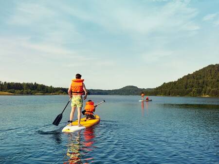 Stand up paddling activiteit op Center Parcs Terhills Resort