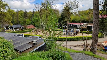De grote speeltuin van vakantiepark De Thijmse Berg