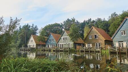 Vakantiehuizen aan het water op vakantiepark Efteling Bosrijk