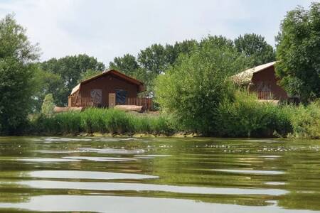 Lodgetenten aan het IJsselmeer op vakantiepark EuroParcs Enkhuizer Strand