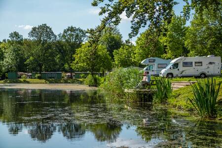 Campers op een camperplaats op vakantiepark Europarcs Het Amsterdamse Bos