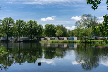 Chalets aan het water op vakantiepark Europarcs Het Amsterdamse Bos