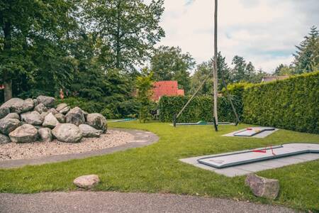 De minigolfbaan op vakantiepark EuroParcs Reestervallei