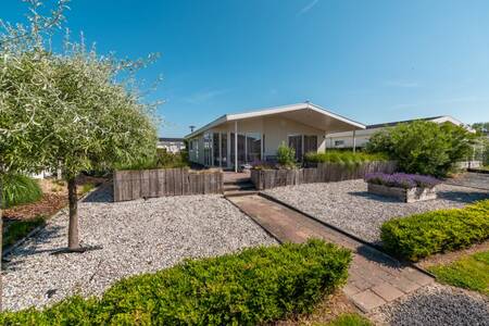 Een vrijstaand chalet met ruime tuin op vakantiepark EuroParcs Schoneveld