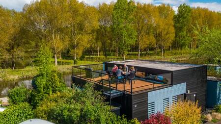 Vakantiehuis met dakterras op vakantiepark EuroParcs Spaarnwoude