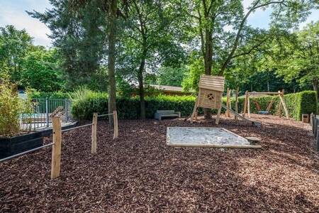 Een speeltuin op Bungalowpark Het Verscholen Dorp