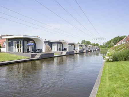 2-persoons bungalow 2C aan het water op vakantiepark Landal De Bloemert