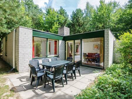 Terras van een vakantiehuis op vakantiepark Landal De Lommerbergen