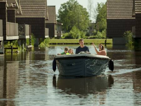 verhuur van elektrische boten op vakantiepark Landal De Reeuwijkse Plassen