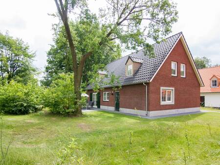 Villa met een grote tuin op vakantiepark Landal de Waufsberg