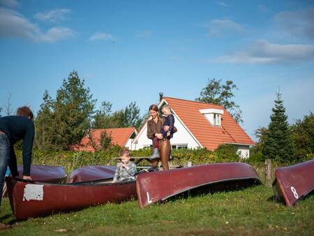 Huur een kano en ga kanoën op vakantiepark Landal Natuurdorp Suyderoogh