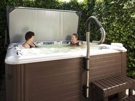 Vakantiehuis met een "Hot tub" op vakantiepark Landal Natuurdorp Suyderoogh