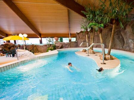 Binnenbad van het zwemparadijs van vakantiepark Landal Salztal Paradies