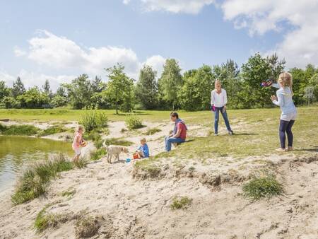 Zwemplas voor honden op vakantiepark Landal Twenhaarsveld