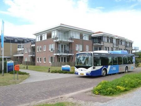 Een bus voor het appartementencomplex Landal Vitamaris