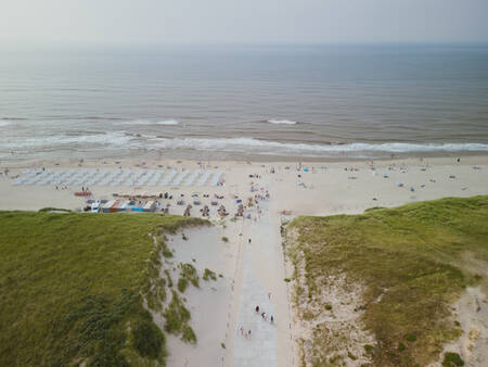 Het Noordzeestrand vlakbij vakantiepark MarinaPark Residentie Bloemendaal