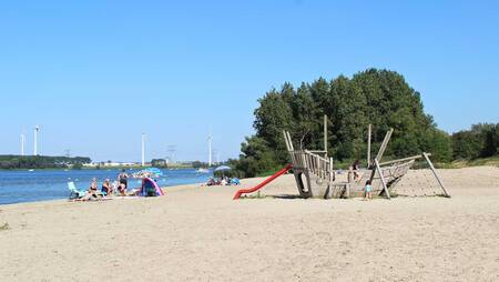 Speeltuintje aan het Brielse meer op vakantiepark Molecaten Park Kruininger Gors