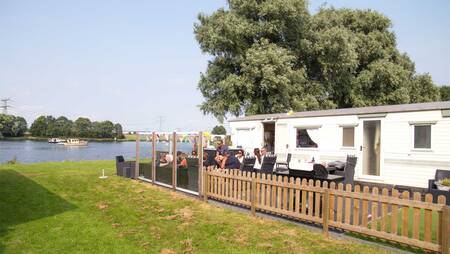 Chalet aan het Brielse meer op vakantiepark Molecaten Park Kruininger Gors