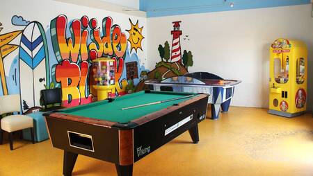 Pooltafel en airhockey tafel op vakantiepark Molecaten Park Wijde Blick