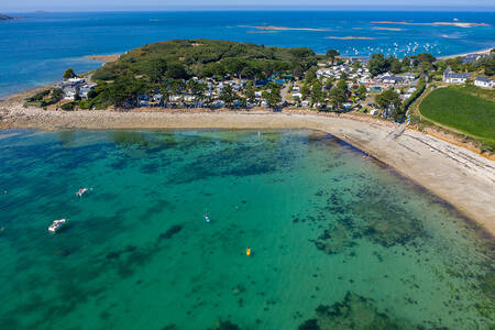 Luchtfoto van het strand naast vakantiepark RCN Port l’Epine