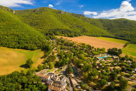 Luchtfoto van vakantiepark RCN Val de Cantobre