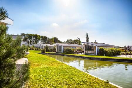 Vakantiehuizen aan het water op vakantiepark Resort mooi Bemelen in Zuid-Limburg