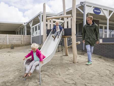 Speeltuin bij de receptie van Roompot Beach Villa’s Hoek van Holland