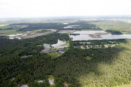 luchtfoto van vakantiepark Roompot Klein Vink